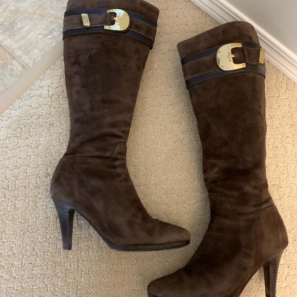 Boots - Picture 8 of 11